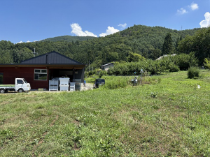 高山村の農地に設置された農業観測機器クロップナビ（設置後）
